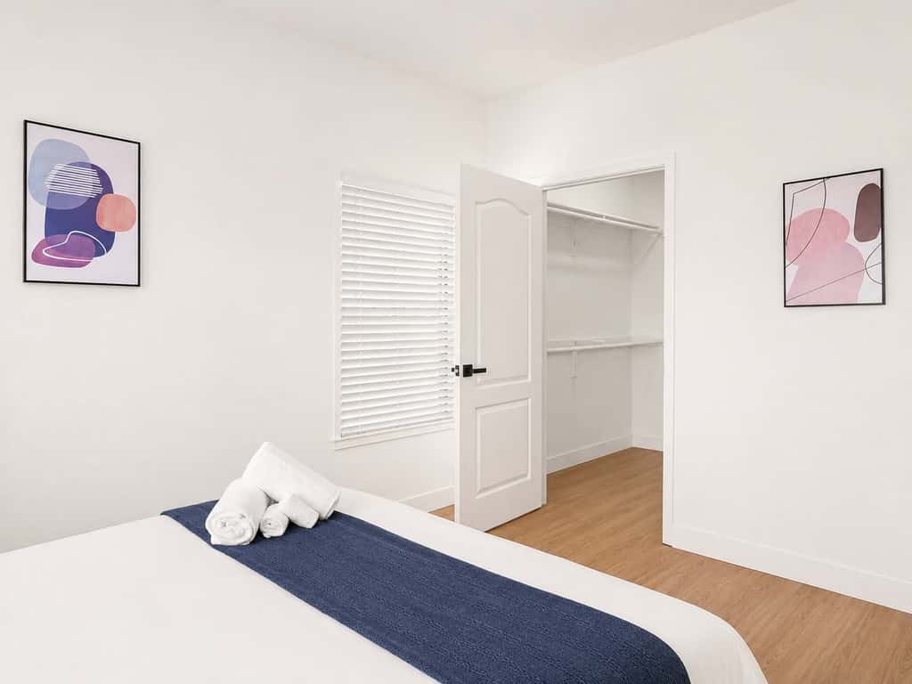 CozySuites Chandler with 2 pools, jacuzzi, arcade!