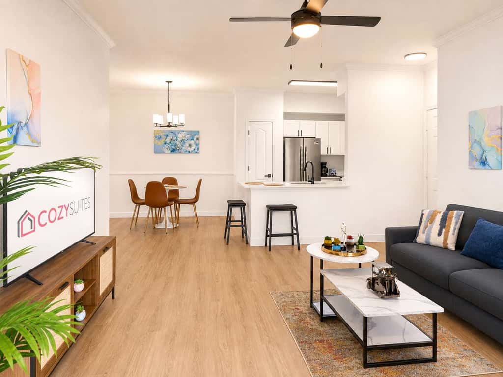 CozySuites Chandler with 2 pools, jacuzzi, arcade!