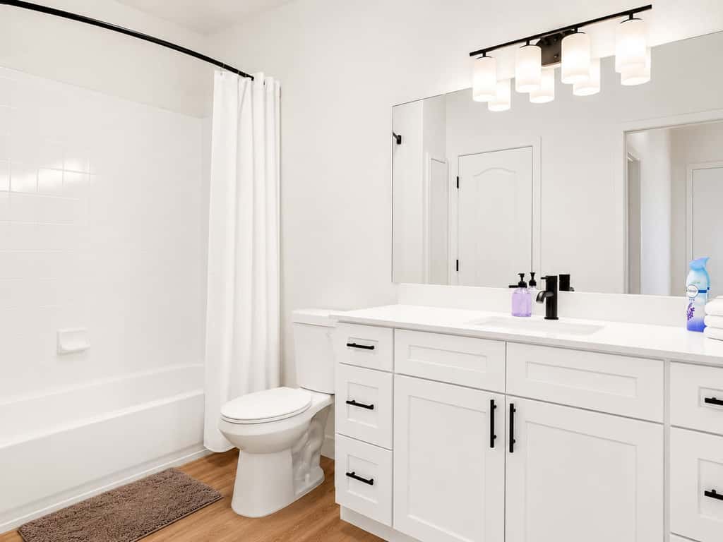 CozySuites Chandler with 2 pools, jacuzzi, arcade!
