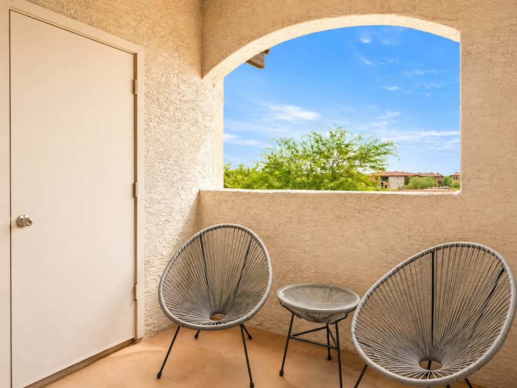 CozySuites Chandler with 2 pools, jacuzzi, arcade!
