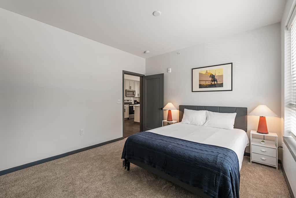 TWO CozySuites AYR | 3 Beds | parking, pool, gym