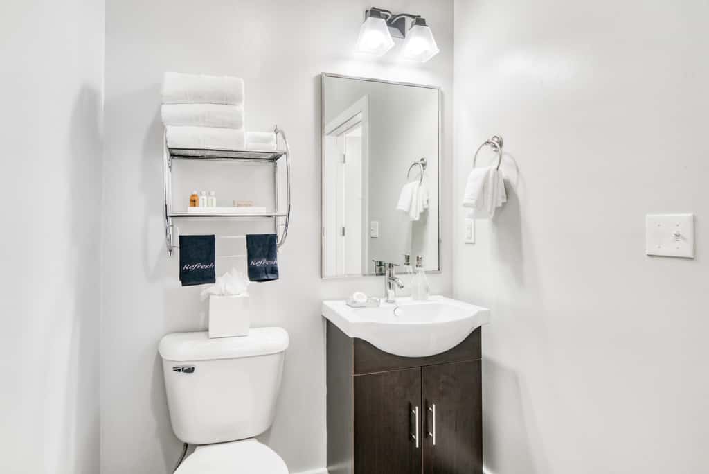 CozySuites Music Row Bold 1BR in Midtown Nashville