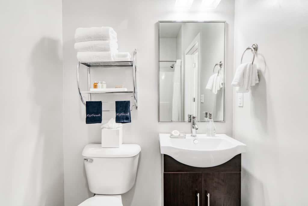 CozySuites Music Row Bold 1BR in Midtown Nashville