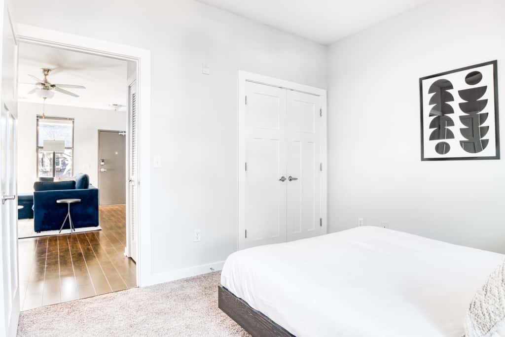 CozySuites Music Row Bold 1BR in Midtown Nashville