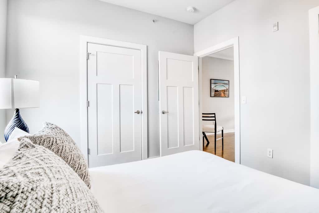 CozySuites Music Row Bold 1BR in Midtown Nashville