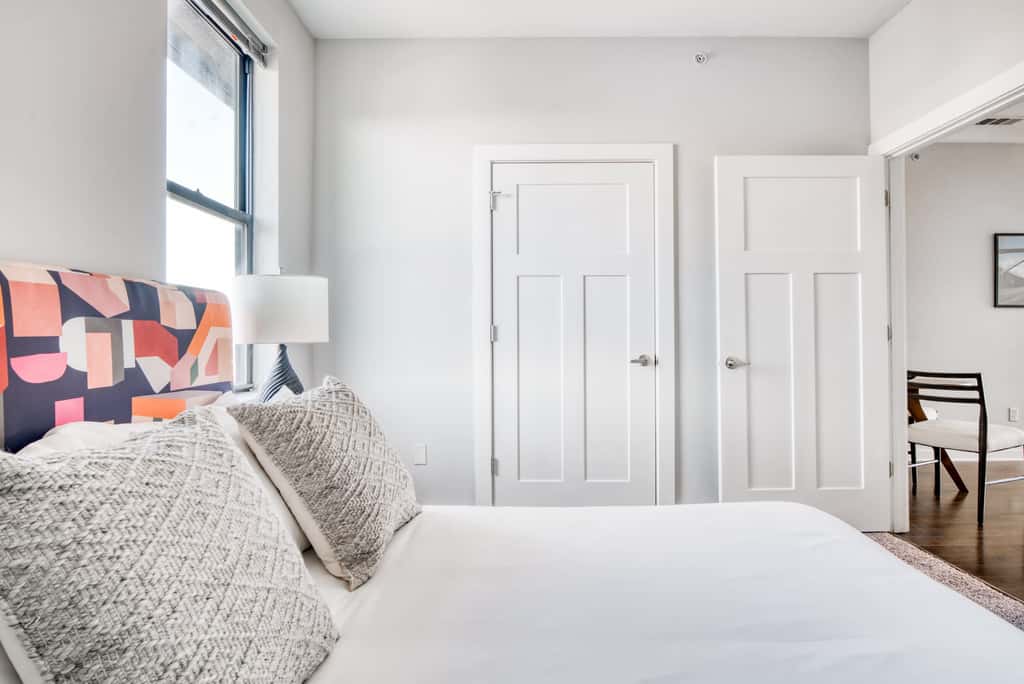 CozySuites Music Row Bold 1BR in Midtown Nashville