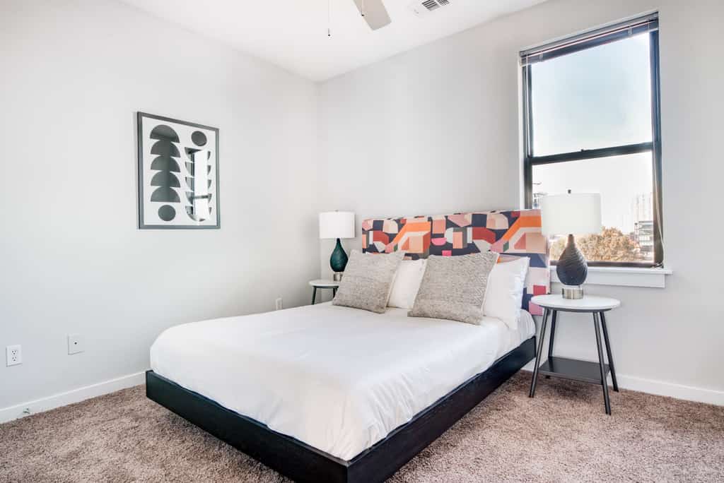 CozySuites Music Row Bold 1BR in Midtown Nashville
