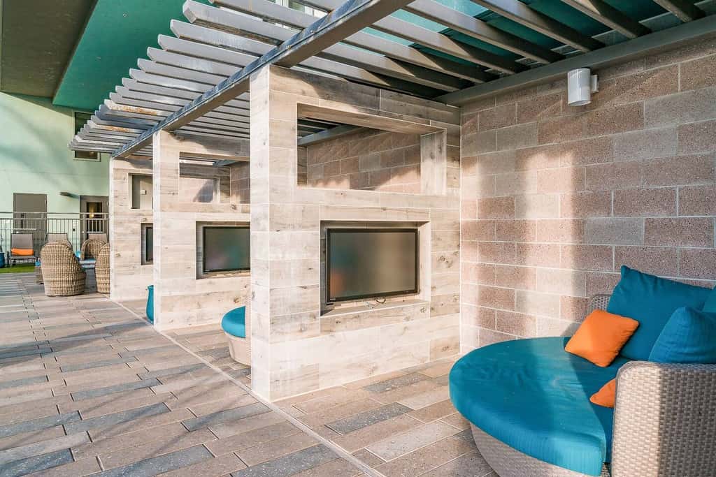 Stylish 2BR CozySuites | Town Lake Waterfront