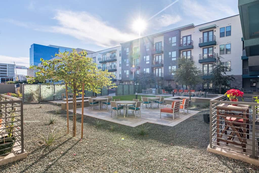 Stylish 2BR CozySuites | Town Lake Waterfront