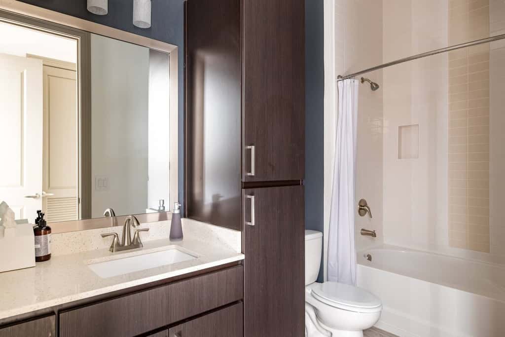 Stylish 2BR CozySuites | Town Lake Waterfront