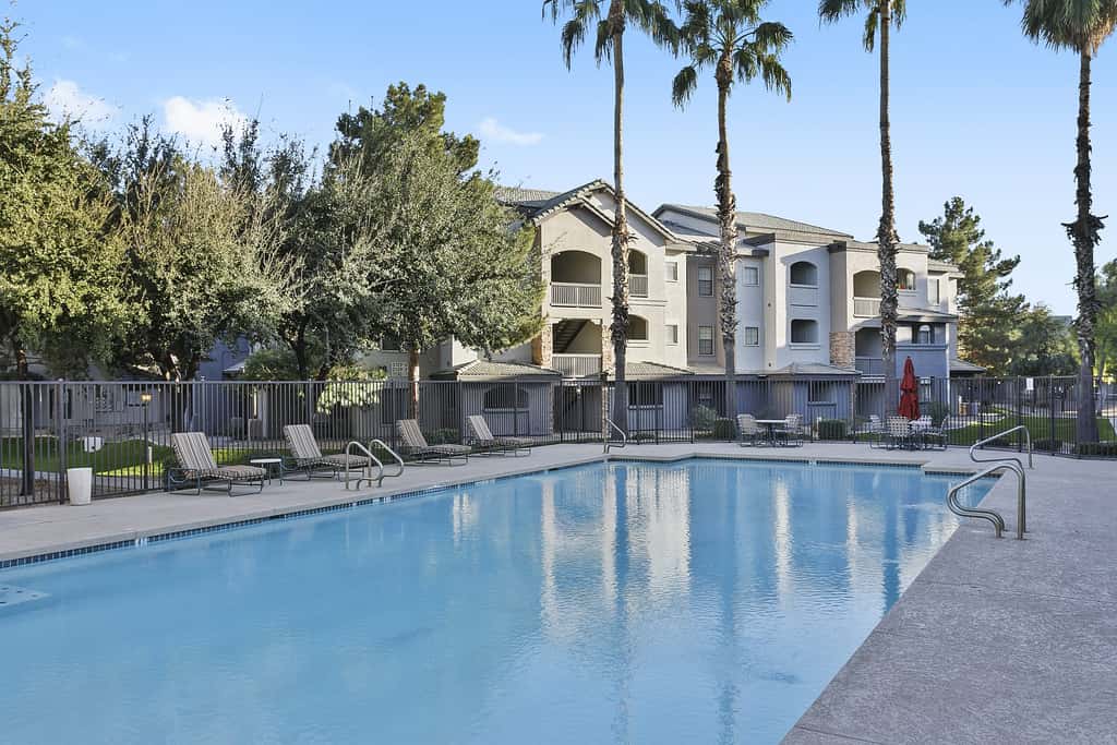 CozySuites Chandler 2BR with 2 pools and Jacuzzi