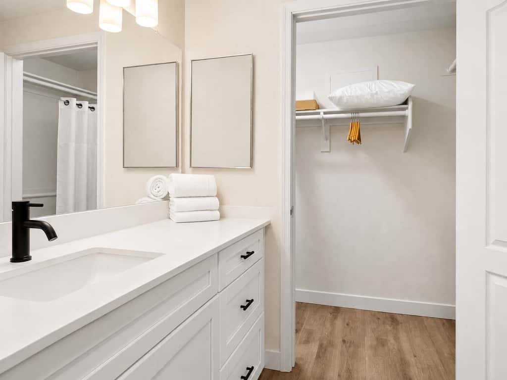 CozySuites Chandler 2BR with 2 pools and Jacuzzi
