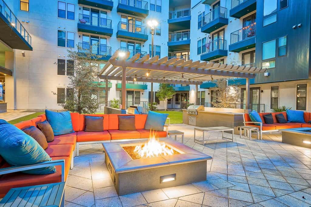 Modern Town Lake waterfront CozySuites in paradise