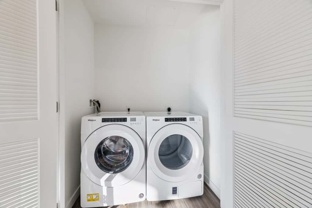 TWO CozySuites Adeline - 4BR