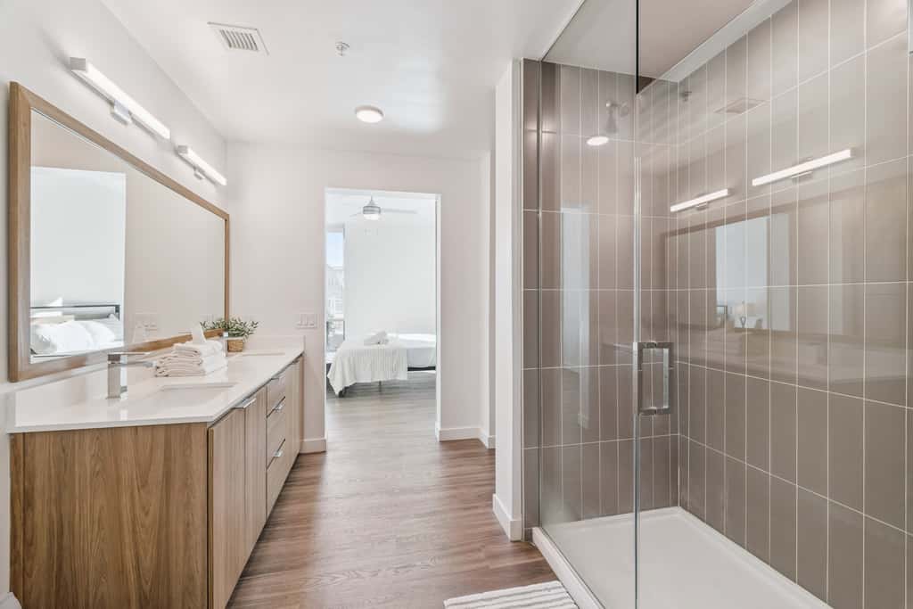 TWO CozySuites Adeline - 4BR