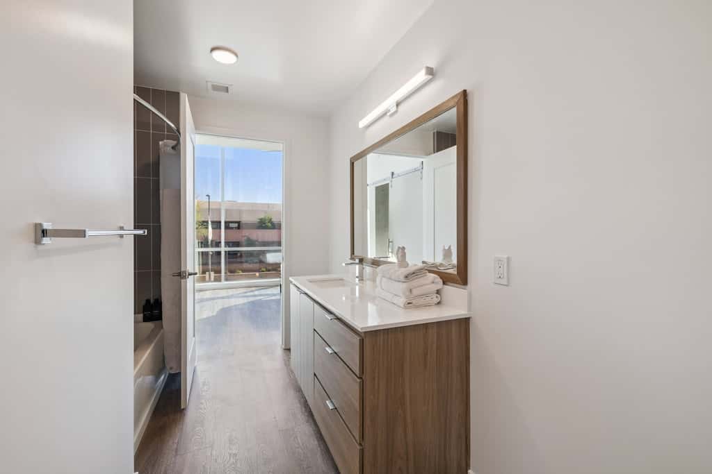 TWO CozySuites Adeline - 4BR
