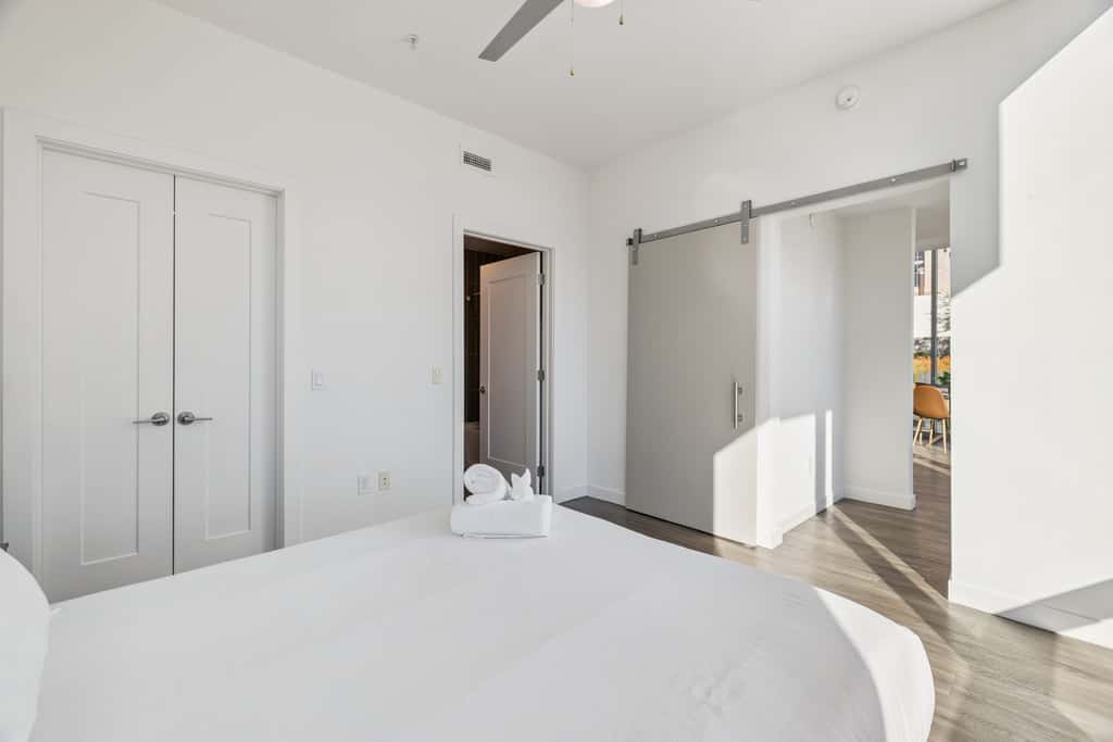 TWO CozySuites Adeline - 4BR