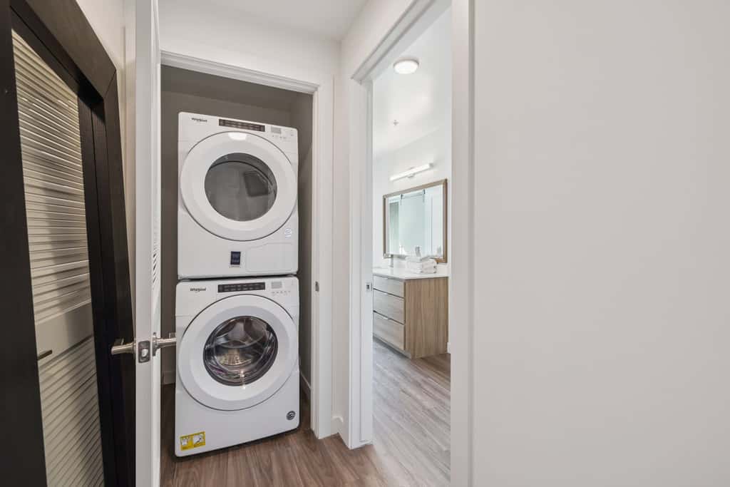 TWO CozySuites Adeline - 4BR