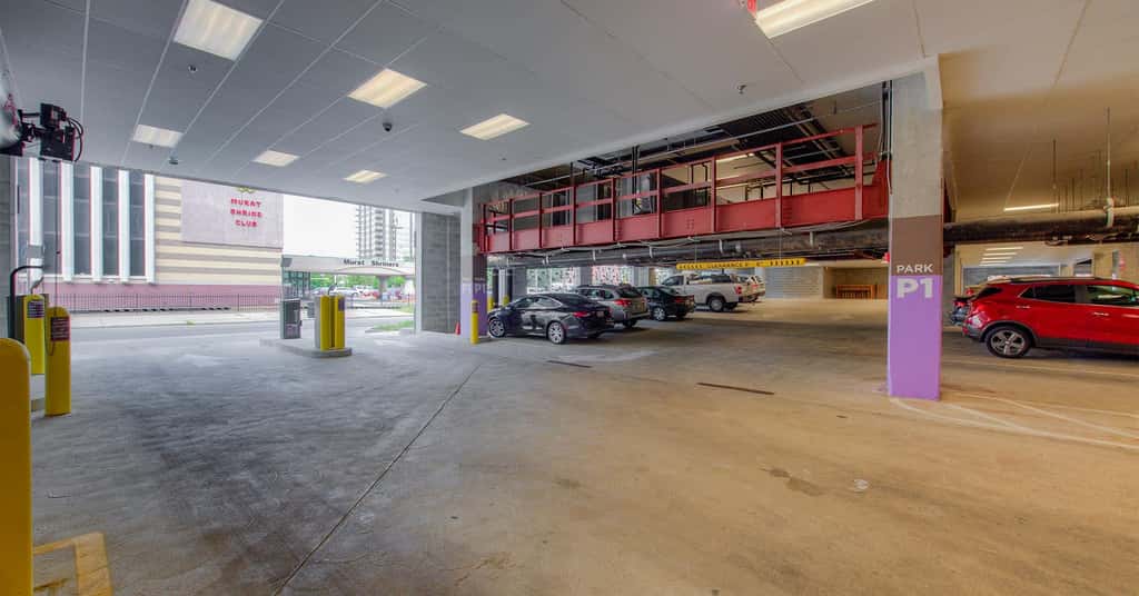 CozySuites - Penrose on Mass w/ pool & parking #5
