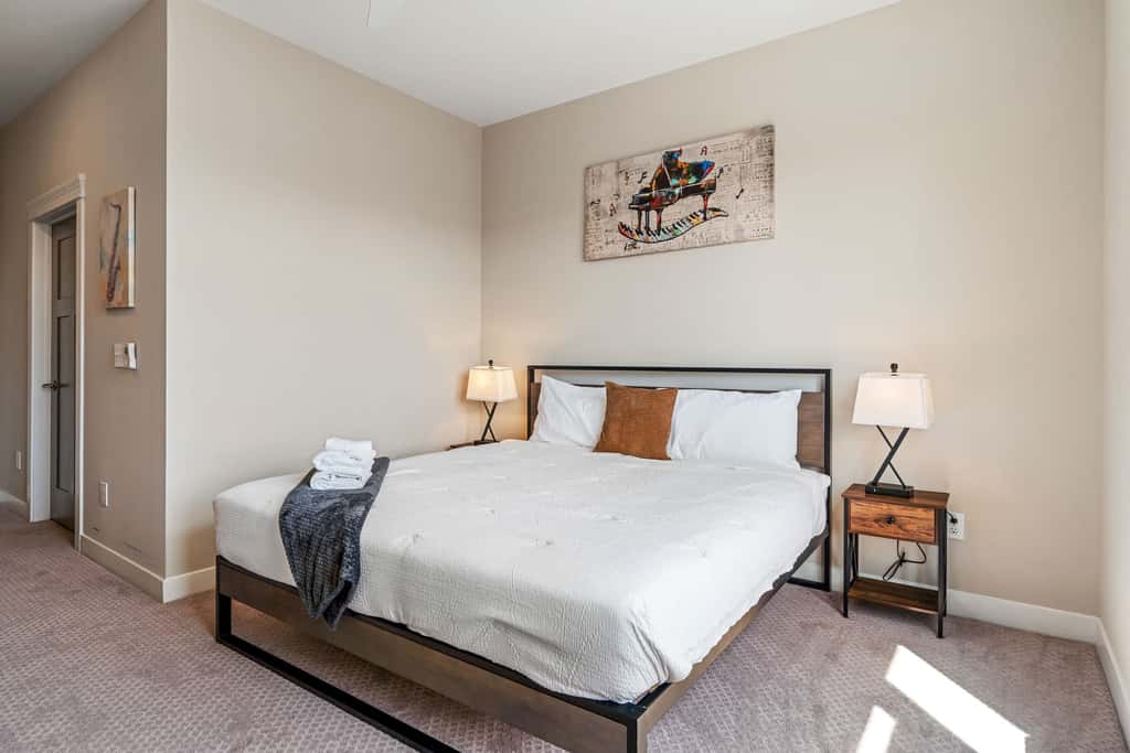 CozySuites - Penrose on Mass w/ pool & parking #5