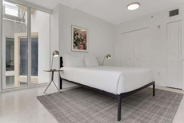 Roami at Sunny Isles | Rooftop Pool | 2 BR