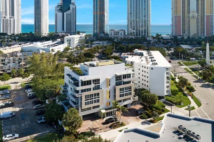 Roami at Sunny Isles | Rooftop Pool | 2 BR