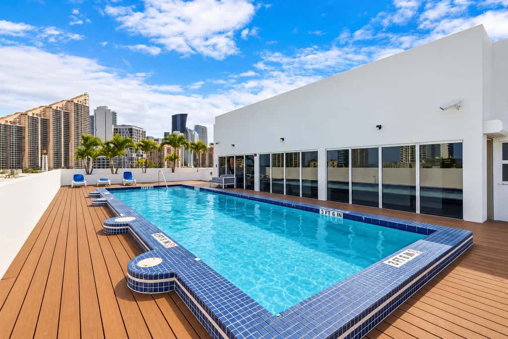 Roami at Sunny Isles | Rooftop Pool | 2 BR