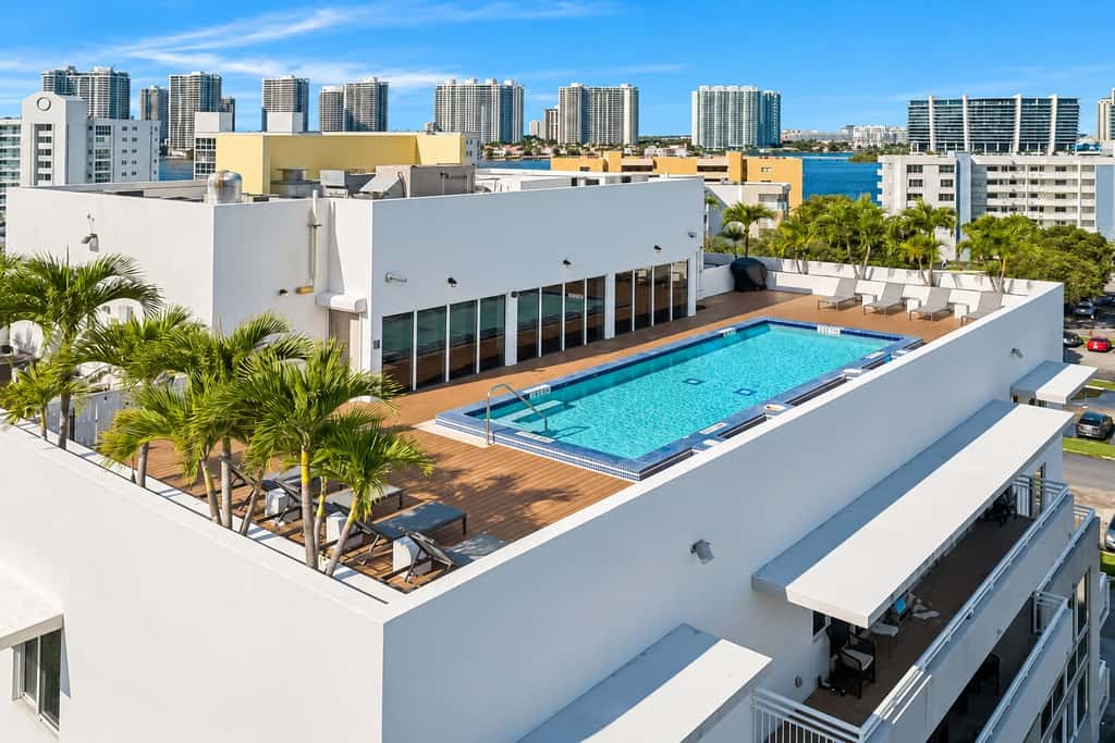 Roami at Sunny Isles | Rooftop Pool | 2 BR