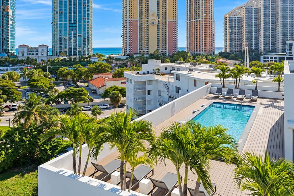 Roami at Sunny Isles | Rooftop Pool | 2 BR