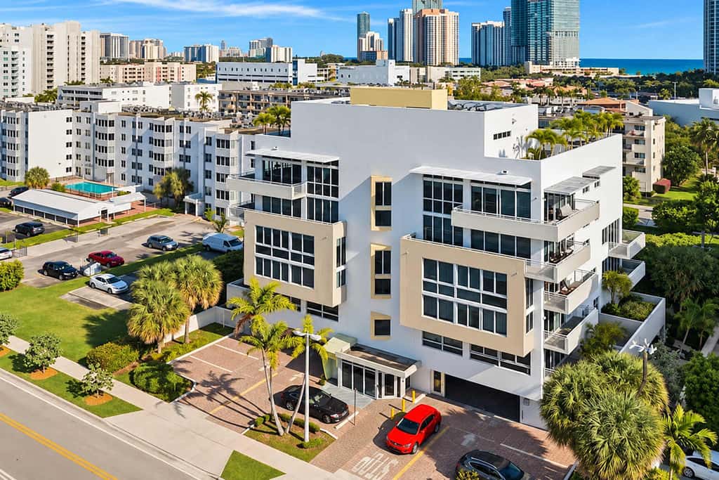 Roami at Sunny Isles | Rooftop Pool | 2 BR