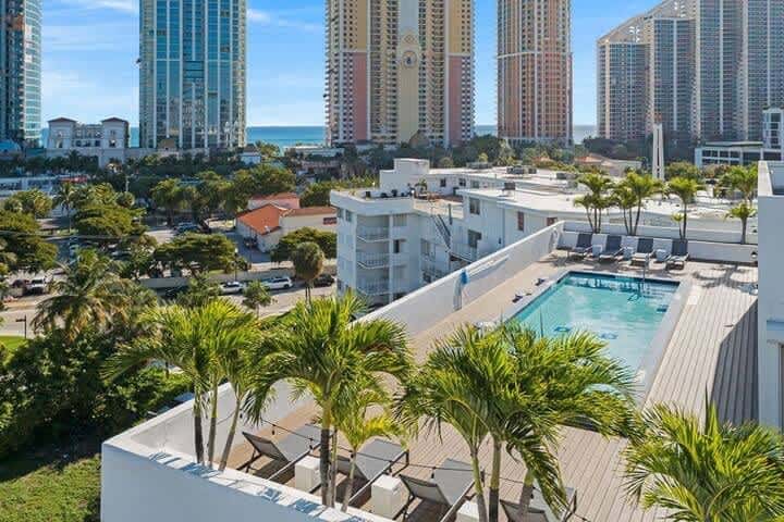 Roami at Sunny Isles | Rooftop Pool | 4 BR
