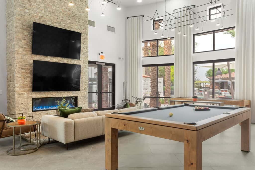 2BR CozySuites Glendale by the stadium with pool!