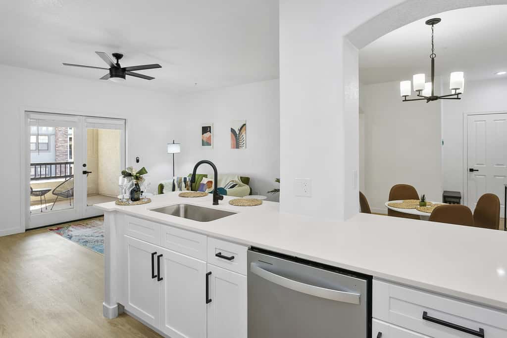 2BR CozySuites Glendale by the stadium with pool!