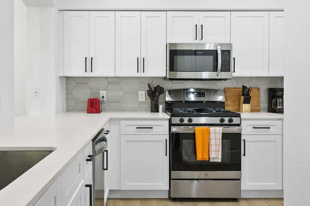 2BR CozySuites Glendale by the stadium with pool!