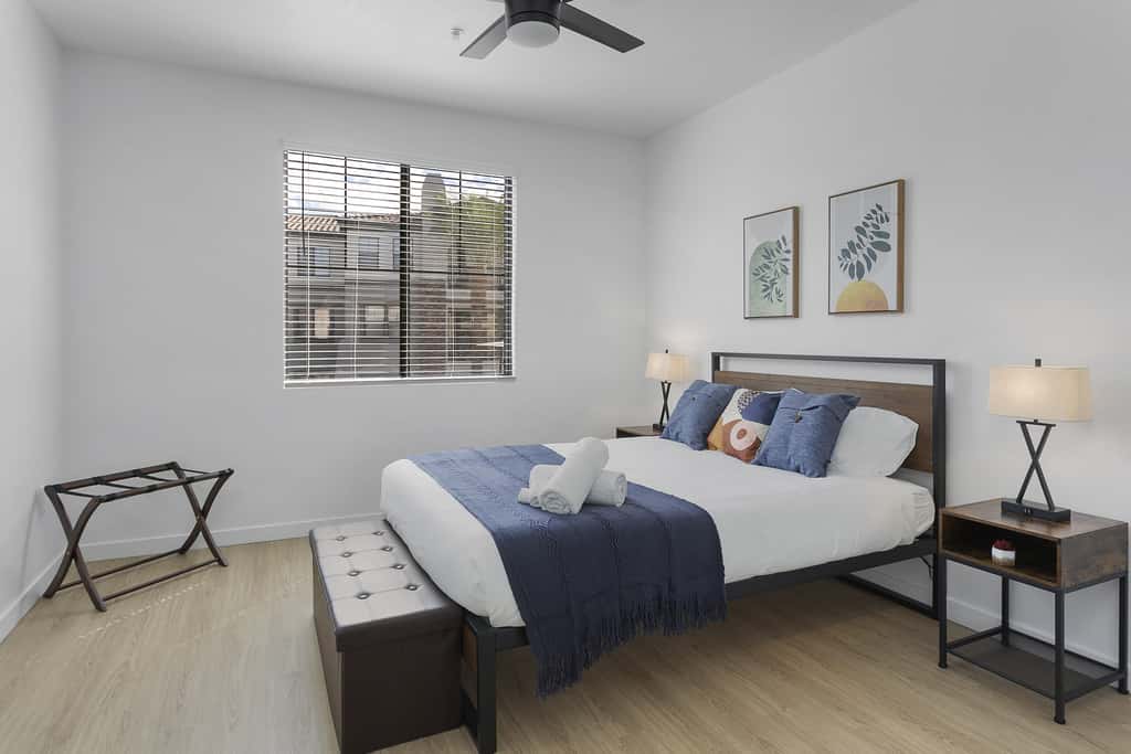 2BR CozySuites Glendale by the stadium with pool!