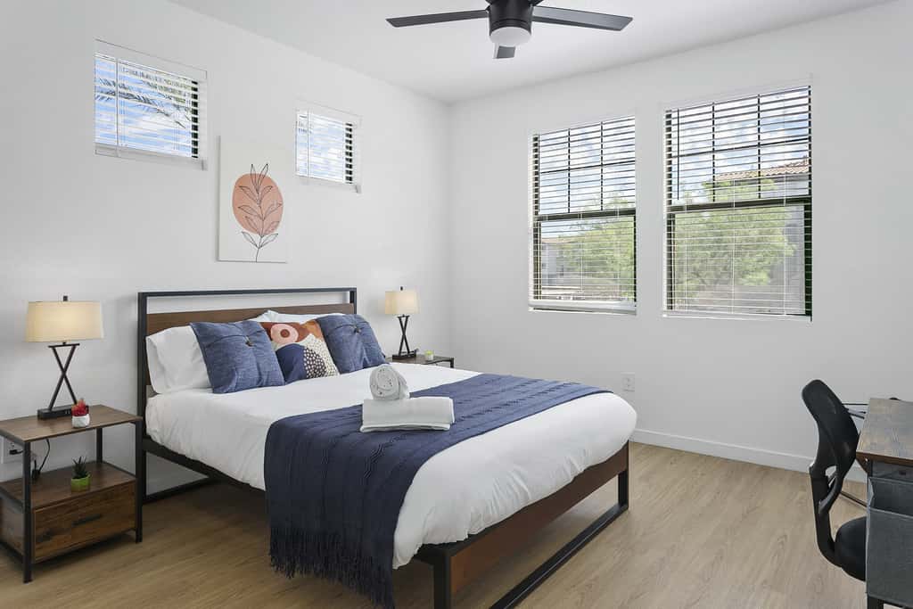 2BR CozySuites Glendale by the stadium with pool!