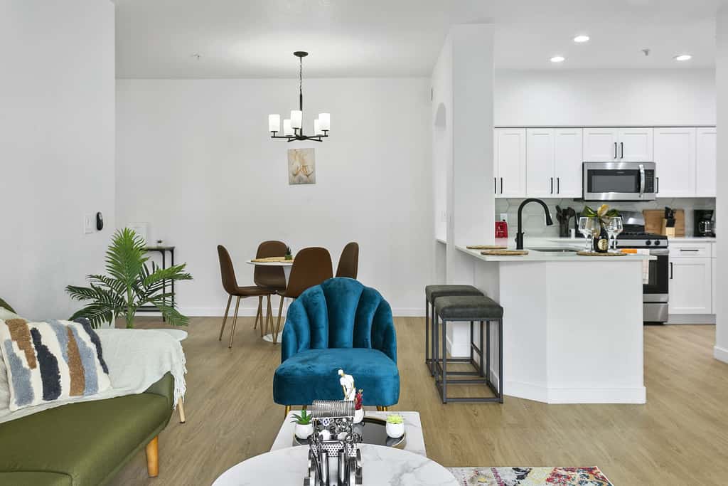 2BR CozySuites Glendale by the stadium with pool!