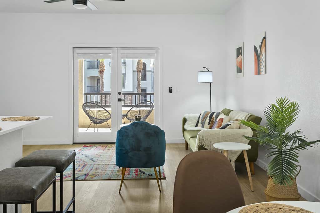 2BR CozySuites Glendale by the stadium with pool!