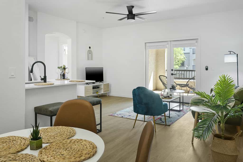 2BR CozySuites Glendale by the stadium with pool!