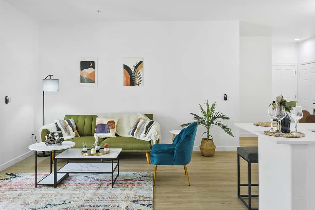2BR CozySuites Glendale by the stadium with pool!