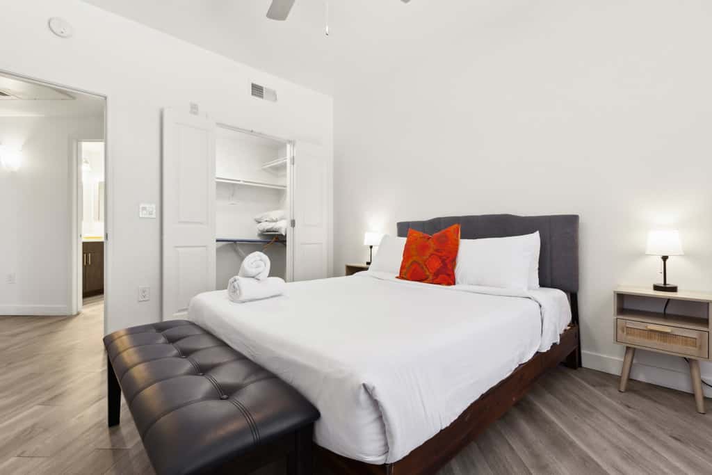 Modern 2BR CozySuites Glendale by stadium w/ pool!