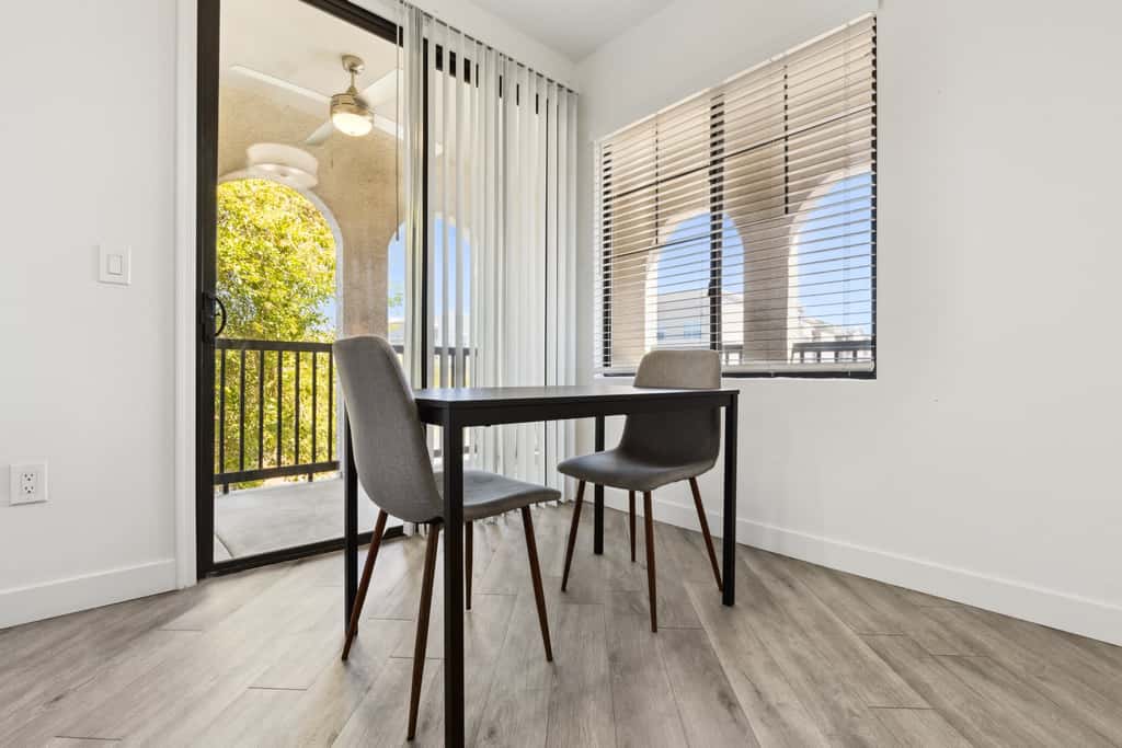 Modern 2BR CozySuites Glendale by stadium w/ pool!