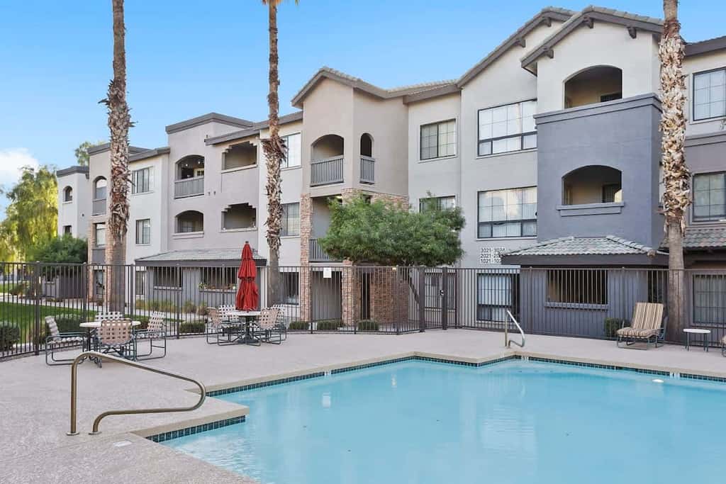 CozySuites Chandler 1BR with 2 Pools + Jacuzzi