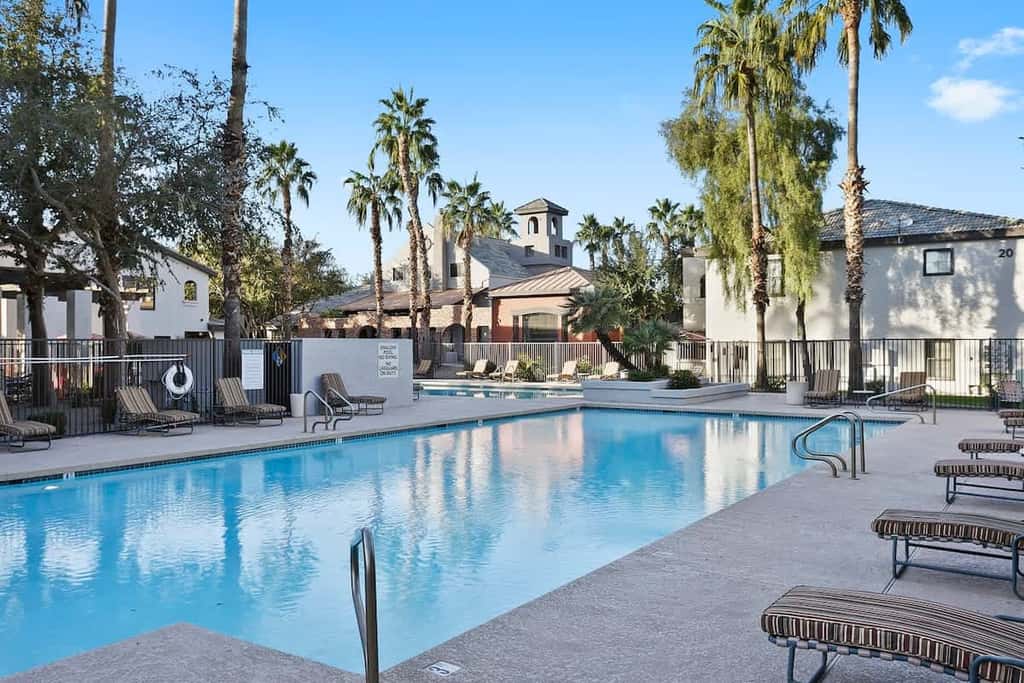 CozySuites Chandler 1BR with 2 Pools + Jacuzzi