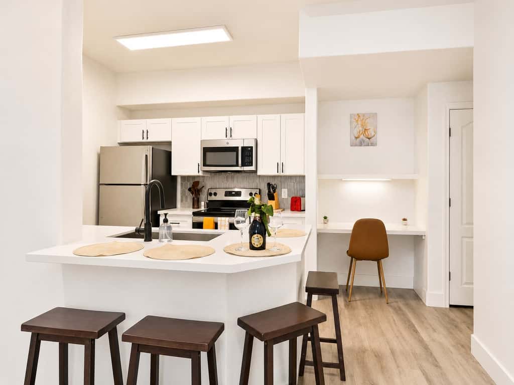 CozySuites Chandler 1BR with 2 Pools + Jacuzzi
