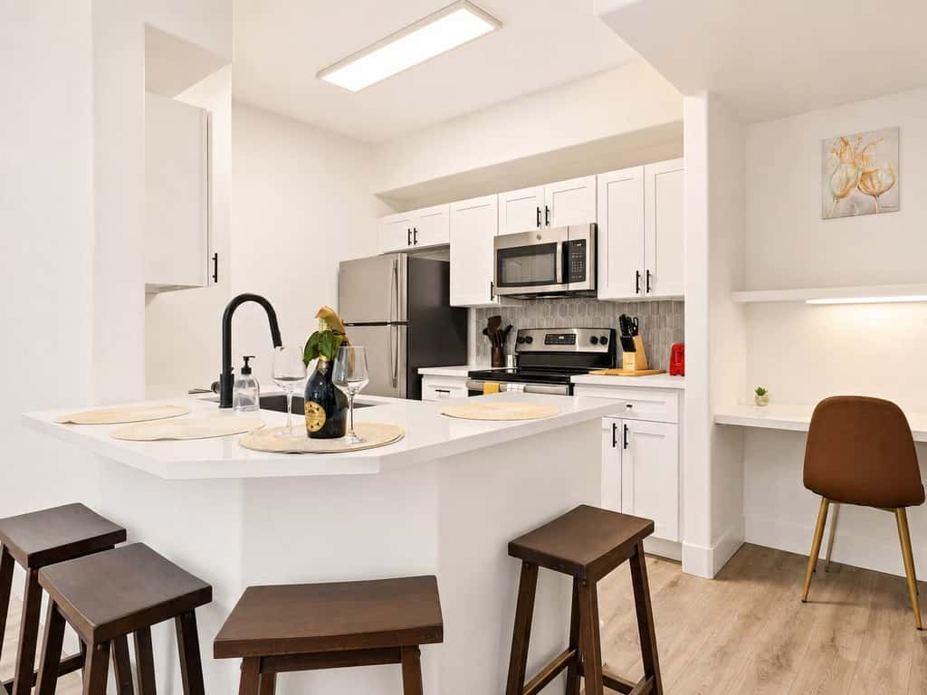 CozySuites Chandler 1BR with 2 Pools + Jacuzzi