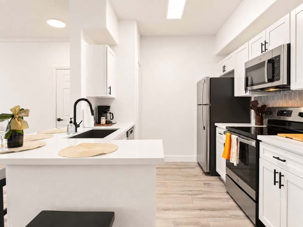 CozySuites Chandler 1BR with 2 Pools + Jacuzzi