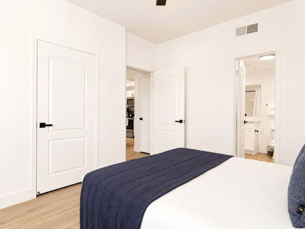 CozySuites Chandler 1BR with 2 Pools + Jacuzzi