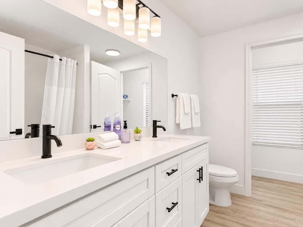 CozySuites Chandler 1BR with 2 Pools + Jacuzzi