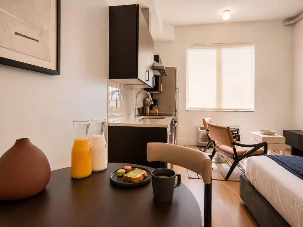 Roami at Studio 135 - Modern Studio | 2 units